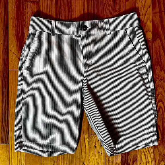 Gap women’s shorts. Like new - Picture 1 of 4